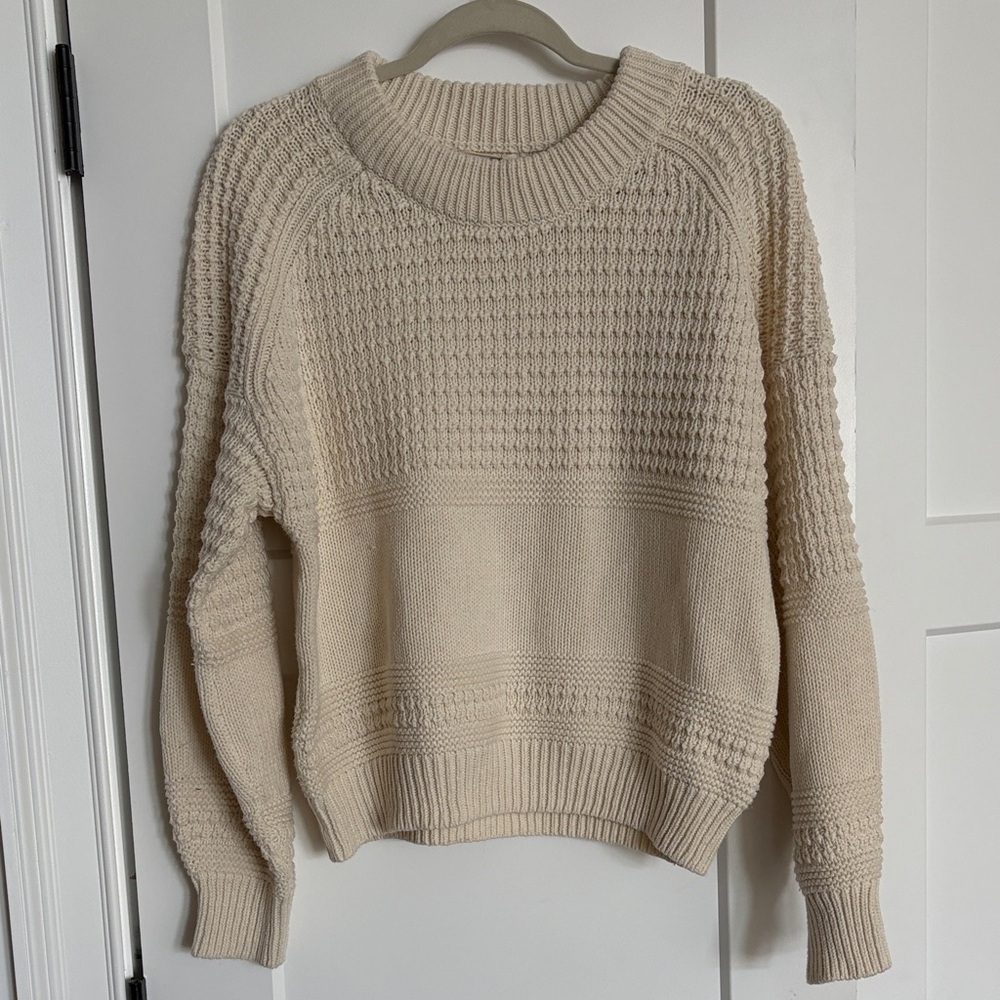 Universal Thread Cream Textured Knit Sweater